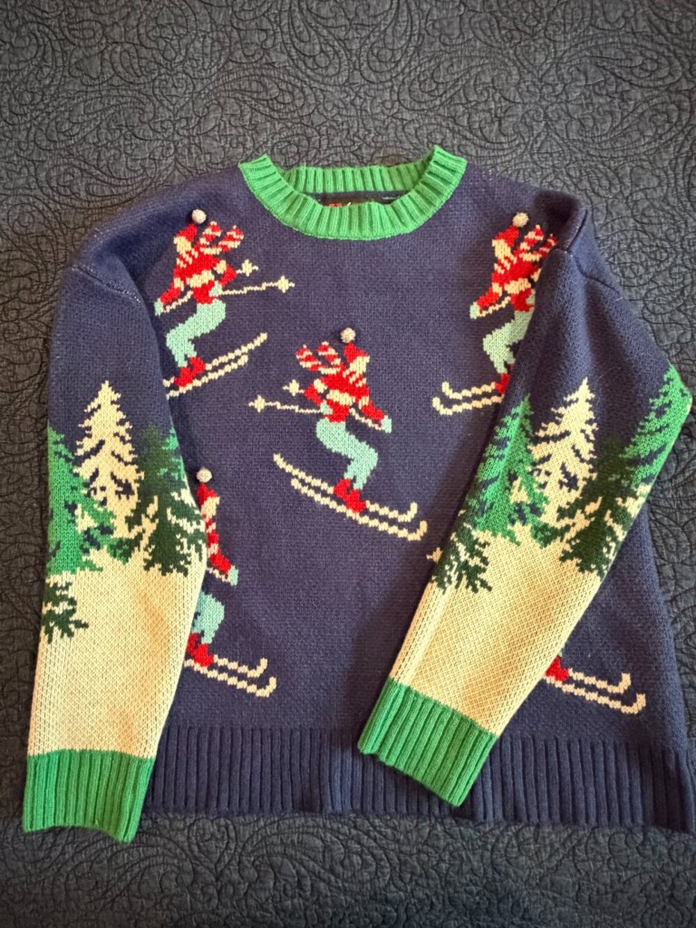 33 Degrees Ski Santa Christmas Sweater Size M